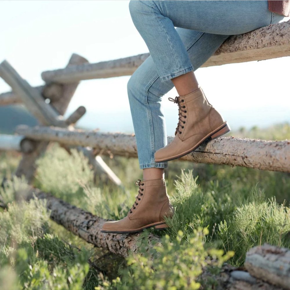 Nisolo Amalia Boot in Tobacco (Sz 8)